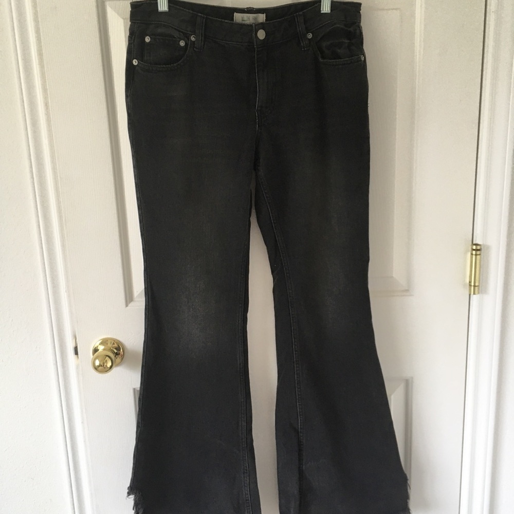 Free People Black Flare Jeans / Size 28